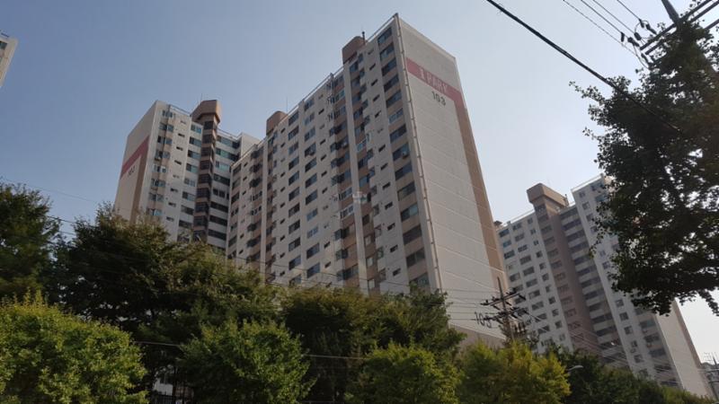 면목현대 아파트 단지 전경 모습이에요