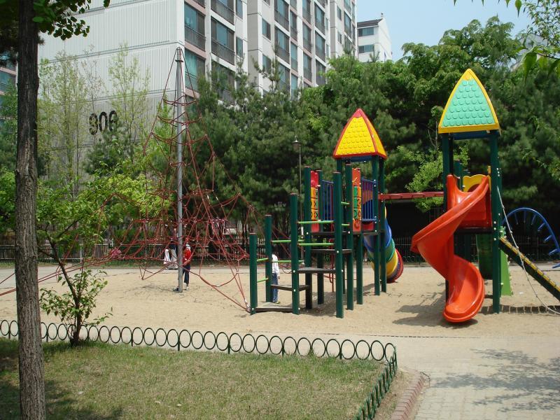 중산10단지경남동신_단지사진_놀이터