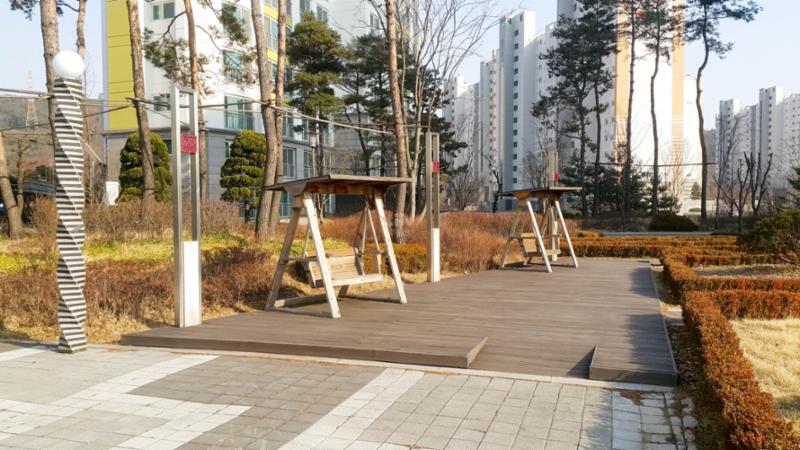 단지 내에 마련되어 있는 쉼터에요