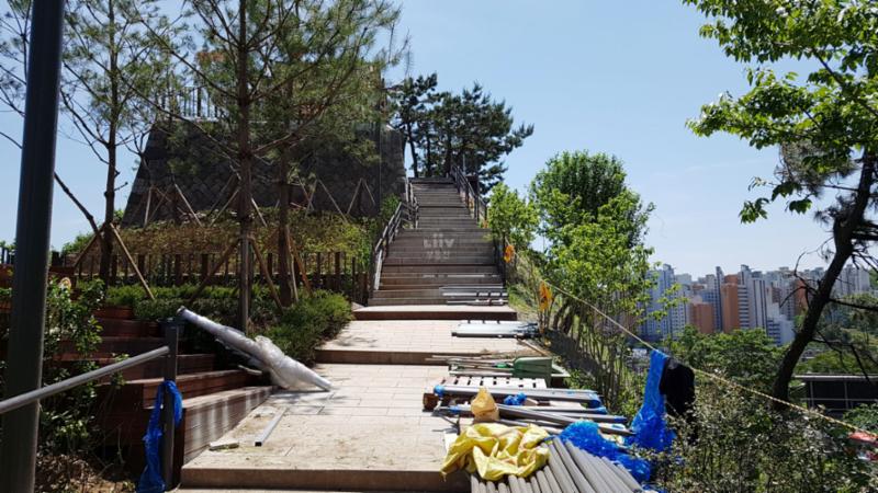 흑석역 앞에 위치한 효사정 공원 입니다