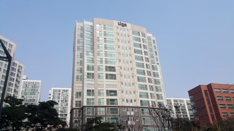 고급스러운 디자인과 차별화된 분위기로 단지의 품격을 한층 더 높이는 이수역리가 전경 모습이에요