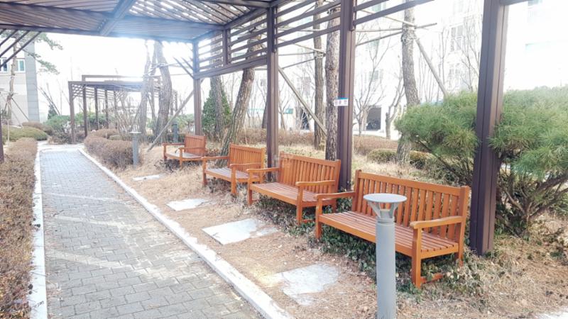 단지 내에서 즐겁고 여유로운 시간을 보낼 수 있는 쉼터 공간이에요