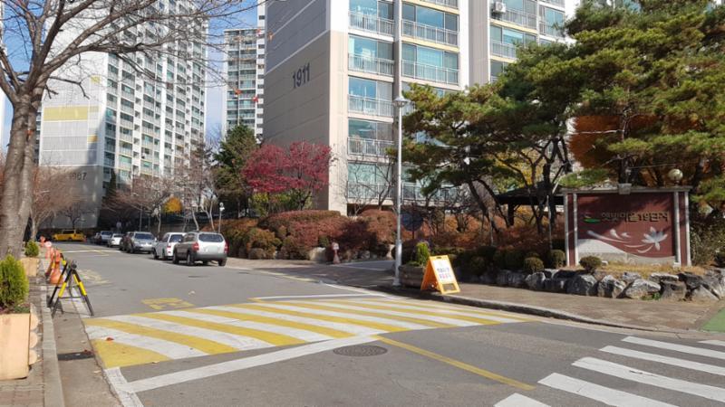 햇빛19단지공무원 단지의 정문이에요