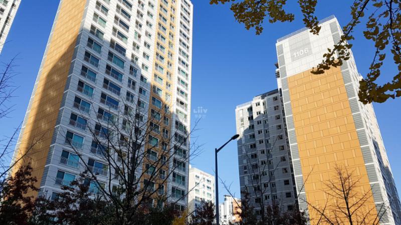 동 간 거리가 넓어 입주민들의 프라이버시를 보호할 수 있으며, 채광과 통풍이 우수해요