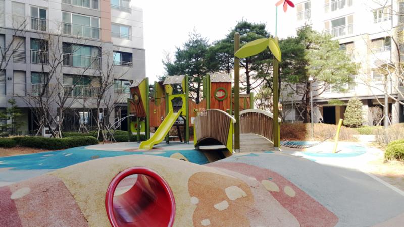 아이들의 상상력과 호기심을 일깨워주는 어린이놀이터에요