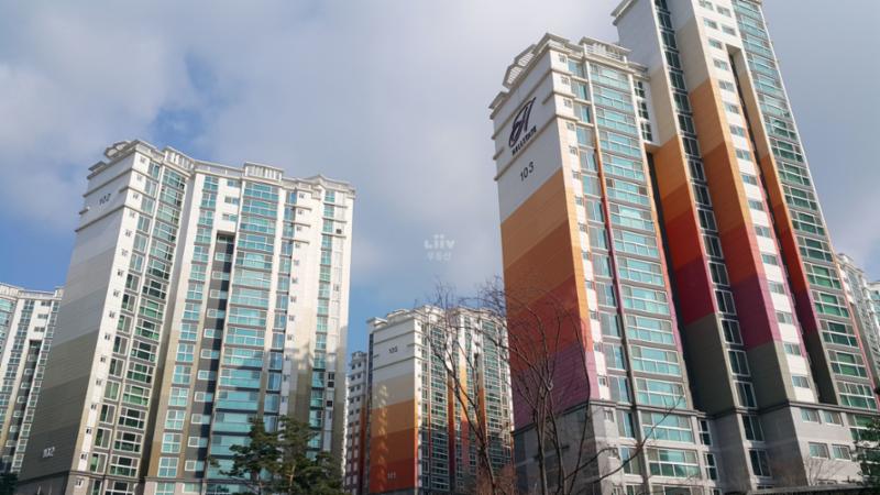 단지만의 특별한 외관 디자인으로 품격 있고 고급스러움이 느껴지는 단지 모습이에요