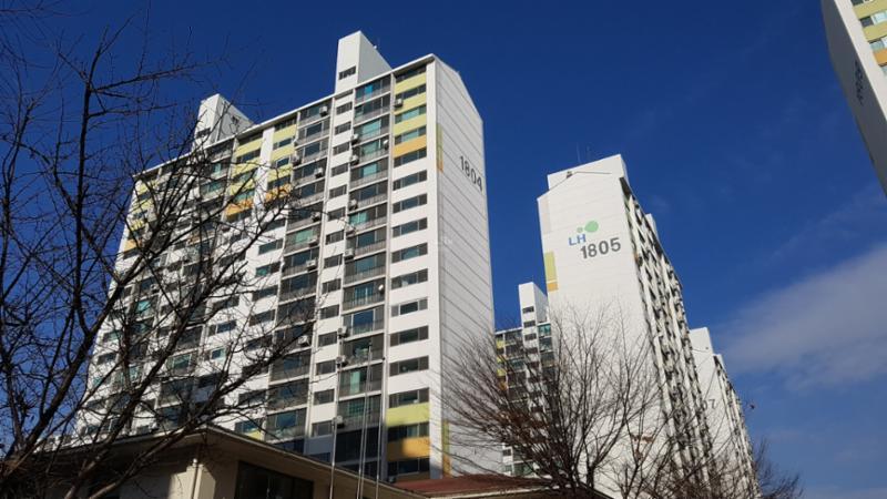 햇빛18-1단지뜨란채아파트 단지전경 모습이에요