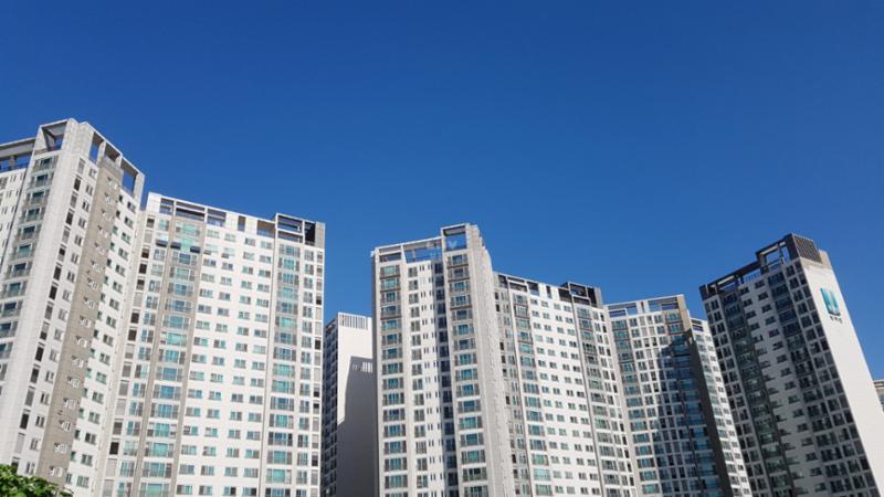 깔끔한 외관이 돋보이는 단지에요