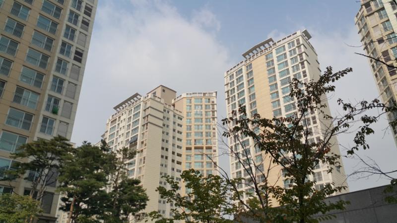 부천아이파크는 총 세대수 1,613세대(일반 1,463 , 영구임대 150세대) 총 동수 23개동, 최고층 25층 규모의 대규모 단지에요