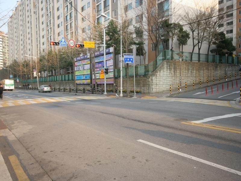 후문앞도로