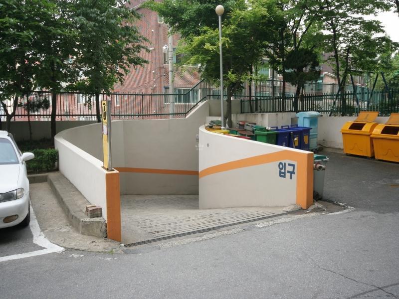 지하주차장입구