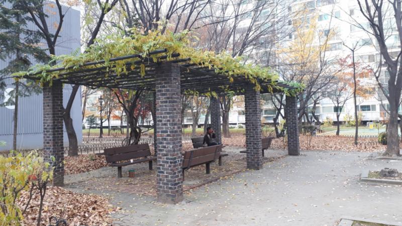 단지 내에서 즐겁고 여유로운 시간을 보낼 수 있는 쉼터 공간이에요
