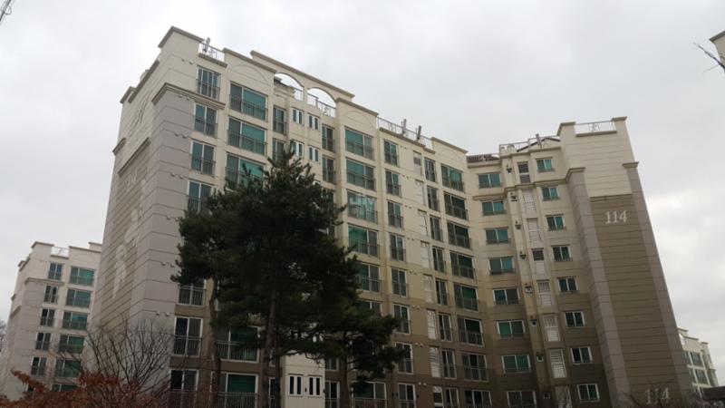 이수힐스테이트는 녹지공간이 풍부한 데다 교통이 편리해 실수요자들에게 인기가 높은 단지에요