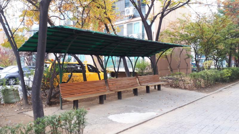 단지 내에 마련되어 있는 쉼터에요