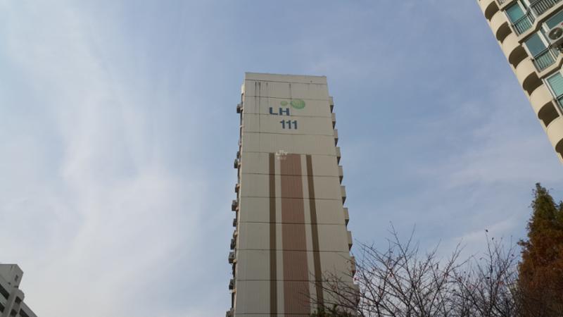 동 간 거리가 넓어 입주민들의 프라이버시를 보호하고, 채광과 환기가 우수해요