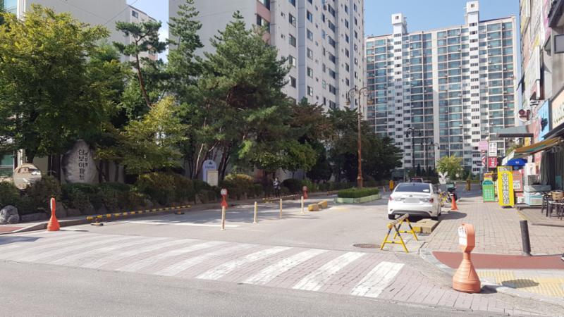 삼보아파트단지 정문이에요