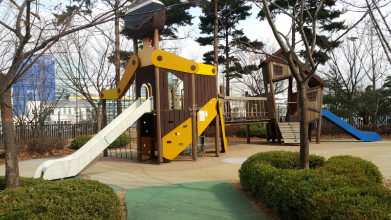 단지 내 놀이터에요