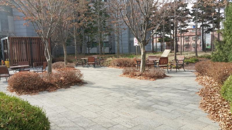 단지 내 공원이 마련되어 있어요