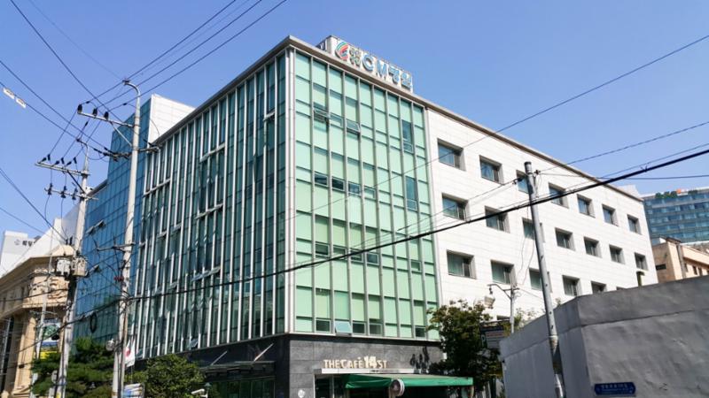 대형 병원이 가까운 거리에 위치해, 손쉽게 의료시설을 이용할 수 있습니다