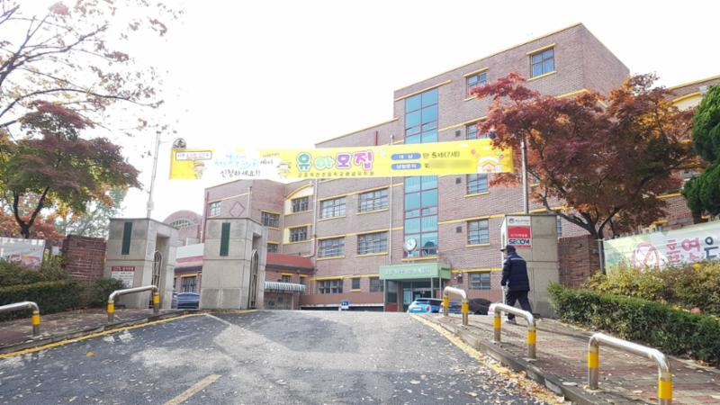 단지 주변으로 배정학교인 옥천초등학교가 있습니다