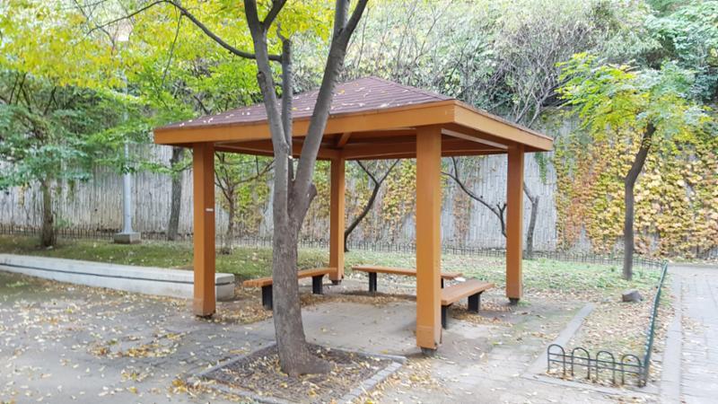 단지 내에 마련되어 있는 쉼터에요