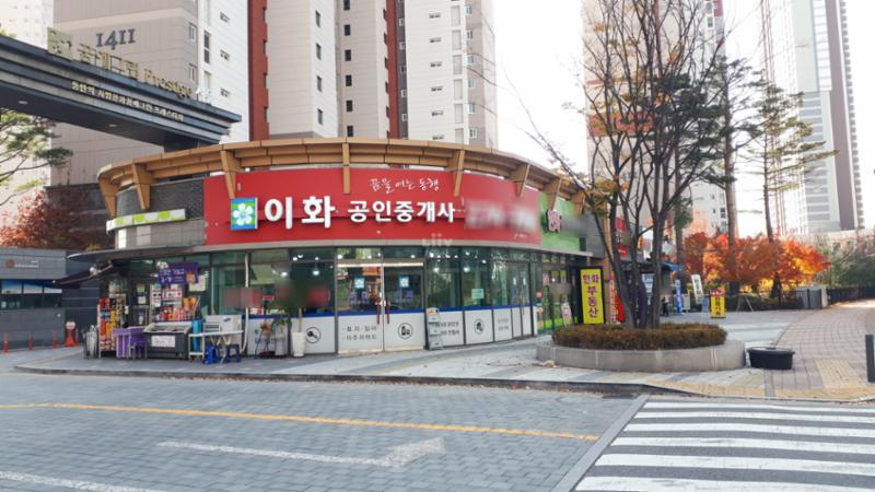 동탄역시범한화꿈에그린프레스티지의 단지 내 상가에요