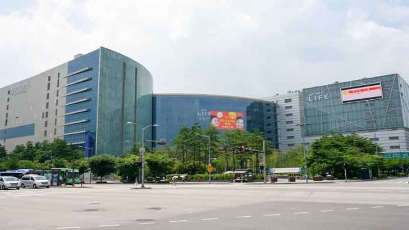 단지 인근에 위치한 가든파이브입니다