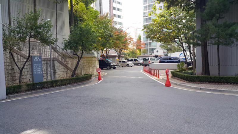 정문과 각 동을 연결하는 단지 내 도로에요