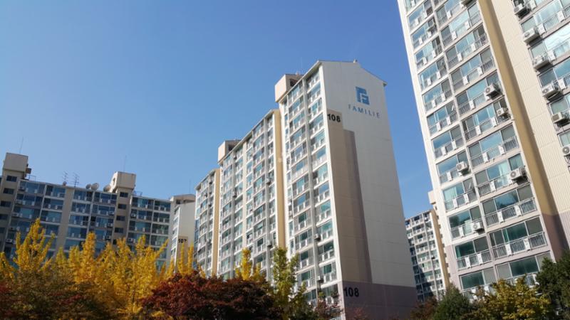 유현마을신동아아파트 단지전경이에요