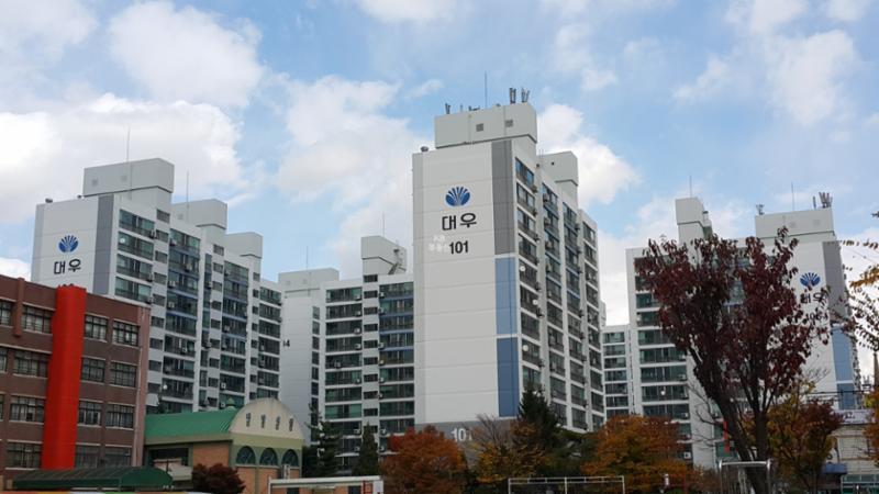북변대우 아파트 단지전경이에요