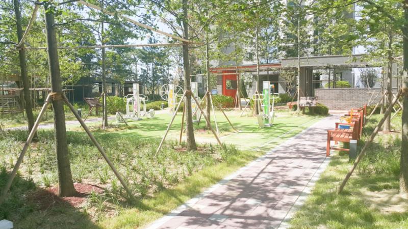 단지 주변과 연결된 산책로구요