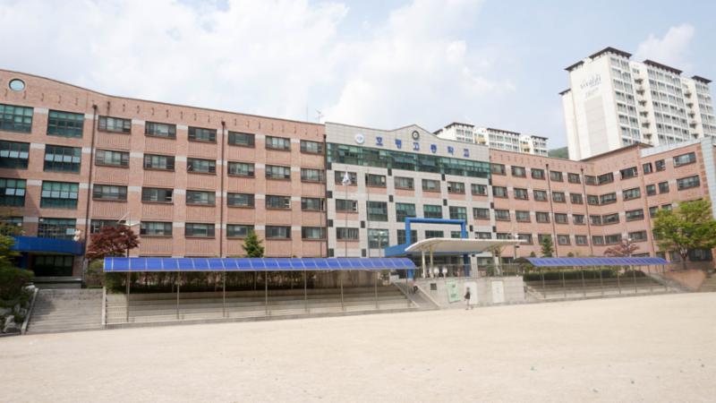 단지와 인접한 곳에 교육시설이 위치하고 있어 도보 및 대중교통을 이용하여 편리한 통학이 가능해요
