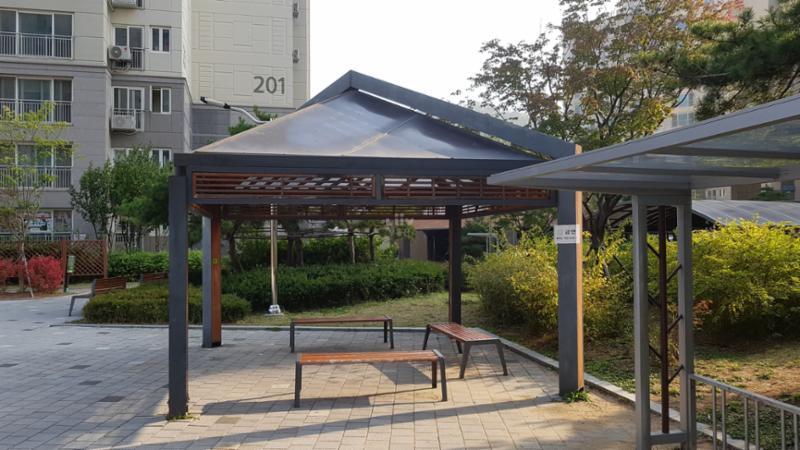 단지 내에서 즐겁고 여유로운 시간을 보낼 수 있는 쉼터예요