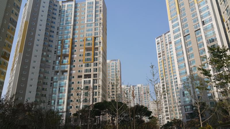 단지만의 특별한 외관 디자인으로 품격 있고 고급스러움이 느껴지는 단지 모습이에요