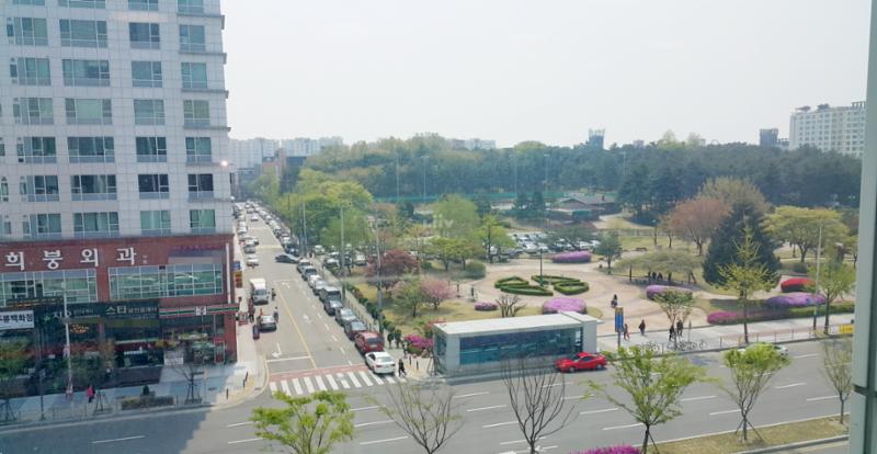 단지 주변에 위치한 올림픽공원입니다