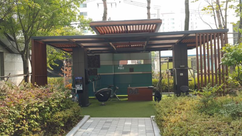 단지 내에 위치한 주민운동시설이에요