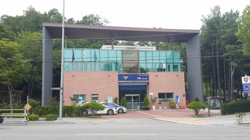 단지 인근에 위치한 대왕파출소입니다