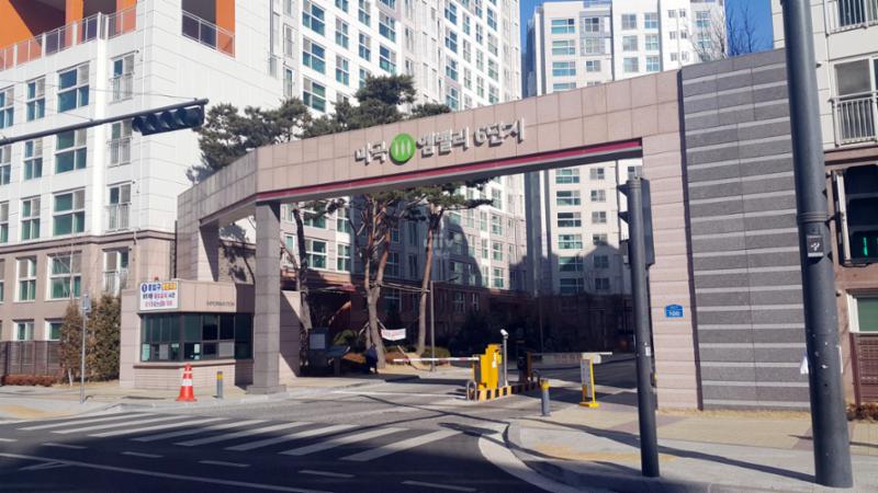 마곡엠밸리6단지 정문이에요