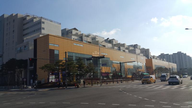 마곡엠밸리15단지 내 상가에요