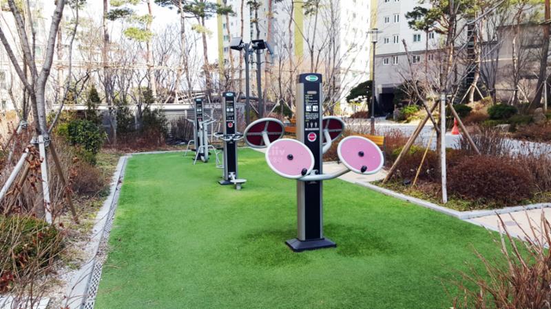 단지 내에 위치한 주민운동시설이에요