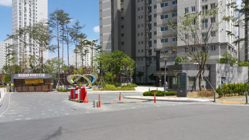 후문 출입구 주변의 모습이에요