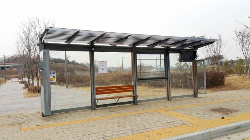 단지와 인접한 버스정류장 입니다