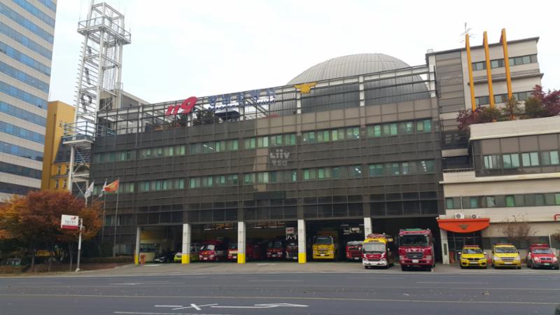차량 11분 거리에 위치한 강남소방서입니다