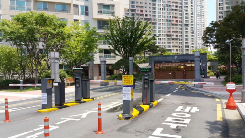롯데캐슬골드파크1차 지하주차장이에요