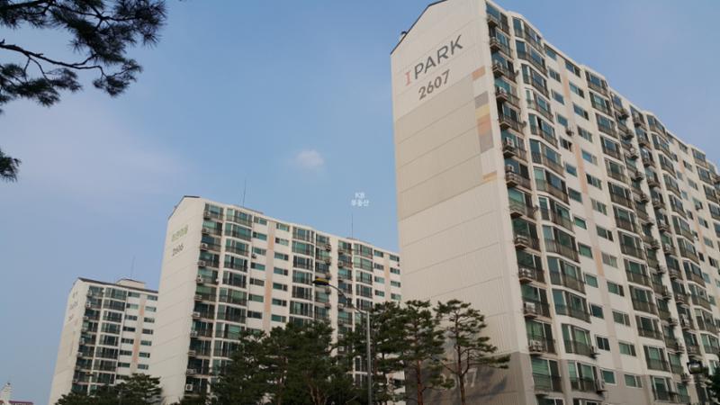 홈플러스, 뉴코아아울렛 등 대형 쇼핑시설물이 인접해 있어 쇼핑 인프라도 훌륭해요