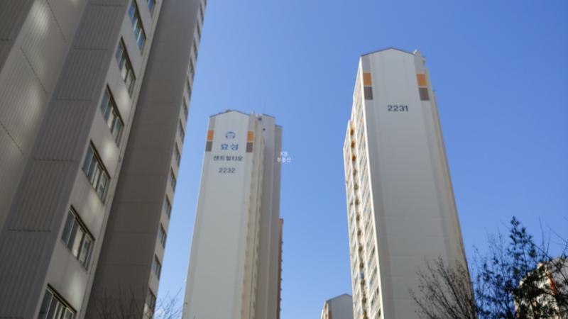 단지만의 특별한 외관 디자인으로 품격있고 고급스러움이 느껴지는 단지 모습이에요