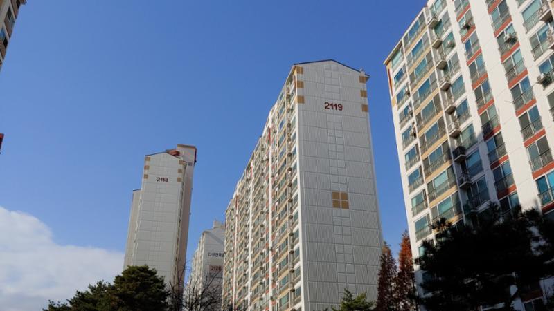 다정한쌍용아파트 2118, 2119동의 단지 전경입니다