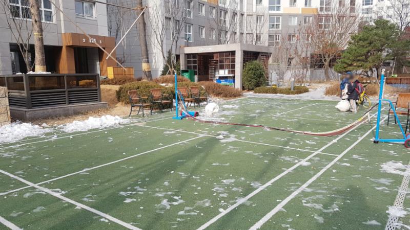 단지 내 입주민들의 건강을 생각한 운동기구와 단지 곳곳에 설치된 체육시설로 배드민턴, 축구, 농구 등 다양한 운동을 즐기실 수 있어요