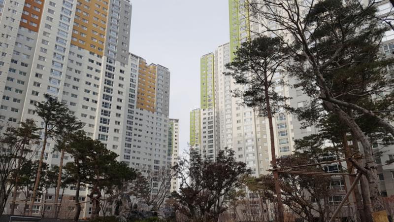 고덕래미안힐스테이트 단지 전경이에요