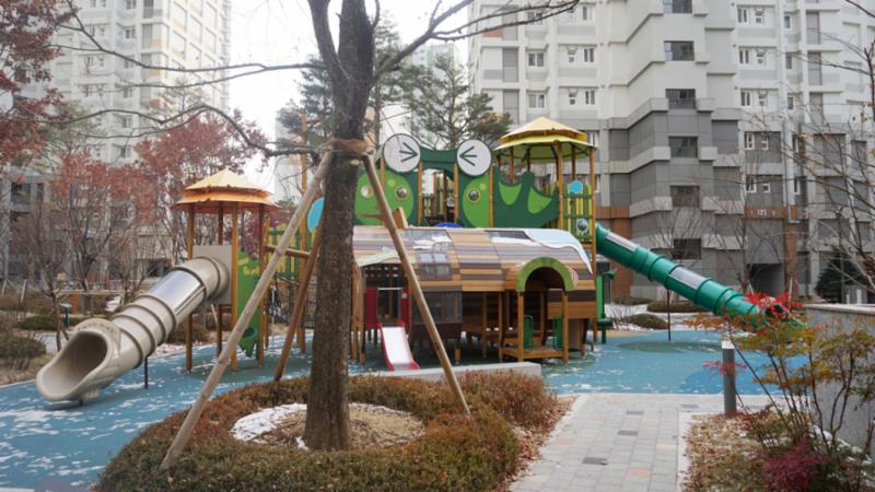 단지 내 놀이터예요